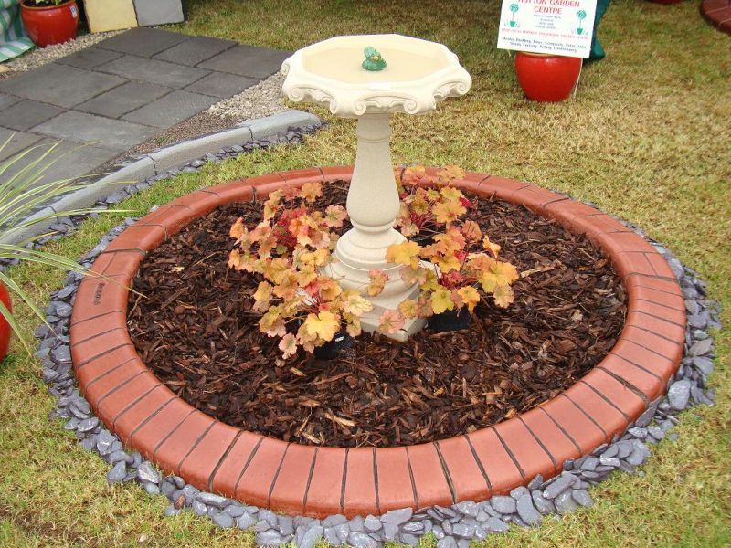 Examples of our previous Lawn Edging, Driveway Edging and Commercial